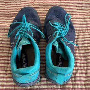 On Running Navy and Aqua Sneakers SZ 7.5
